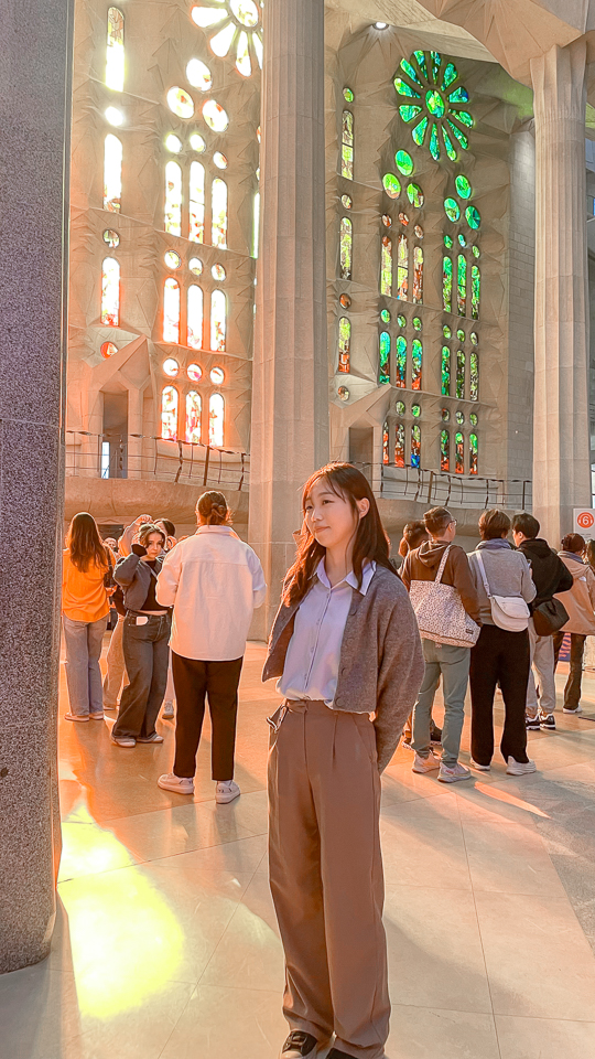 김주연 학생, 스페인 가우디 성당 내부에서